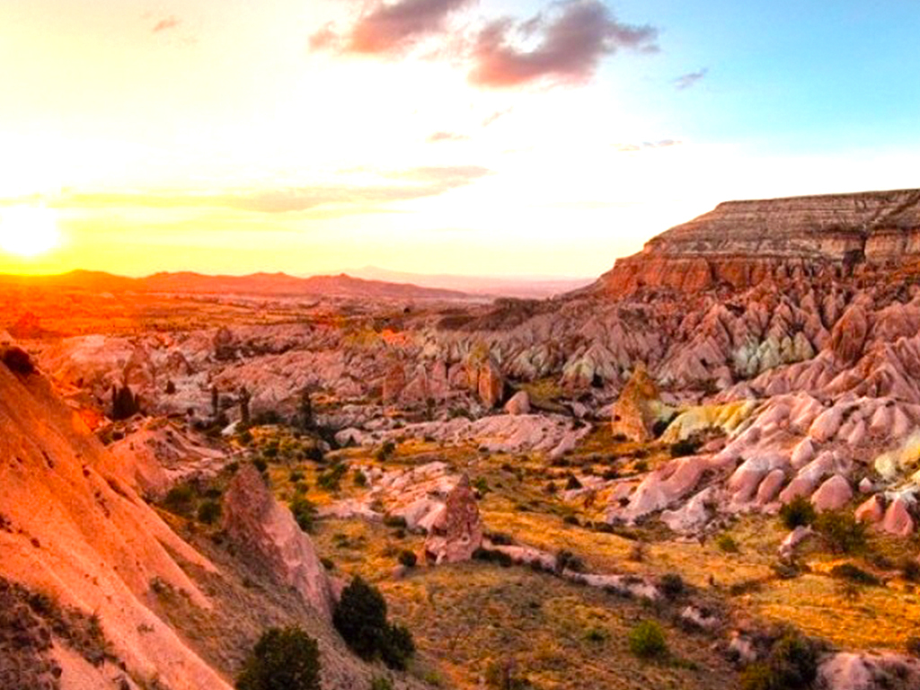 Red Valley Hiking Tour in Cappadocia
