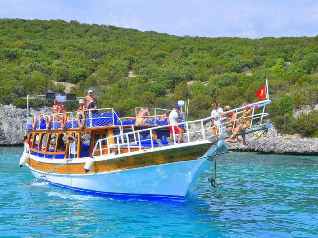 Black Island Boat Trip From Gümbet