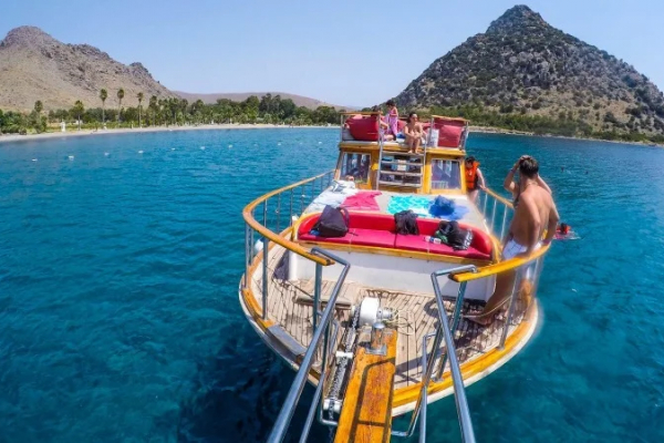 Black Island Boat Trip From Gümbet